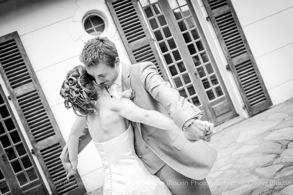 reportages mariages photo de couple de mariage en noir et blanc