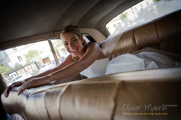 La mariée Vanessa dans la voiture