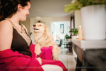 Préparatifs mariage la mariée avec son chien